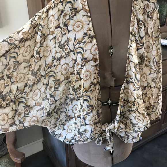 American Eagle blouse - Picture 3 of 6